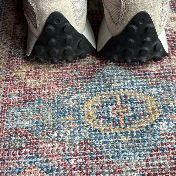 New Balance sneaks - Picture 3 of 4